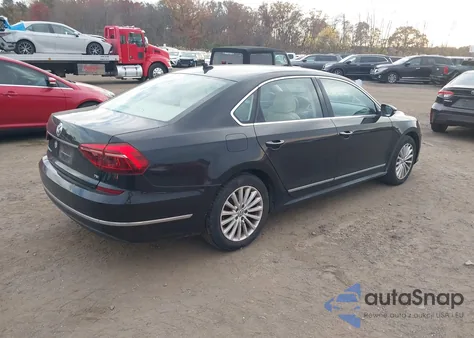2017 Volkswagen Passat 1.8T Se z USA, uszkodzony, nr VIN 1VWBT7A33HC066146